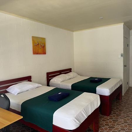Transit Motel Mulifanua Extérieur photo