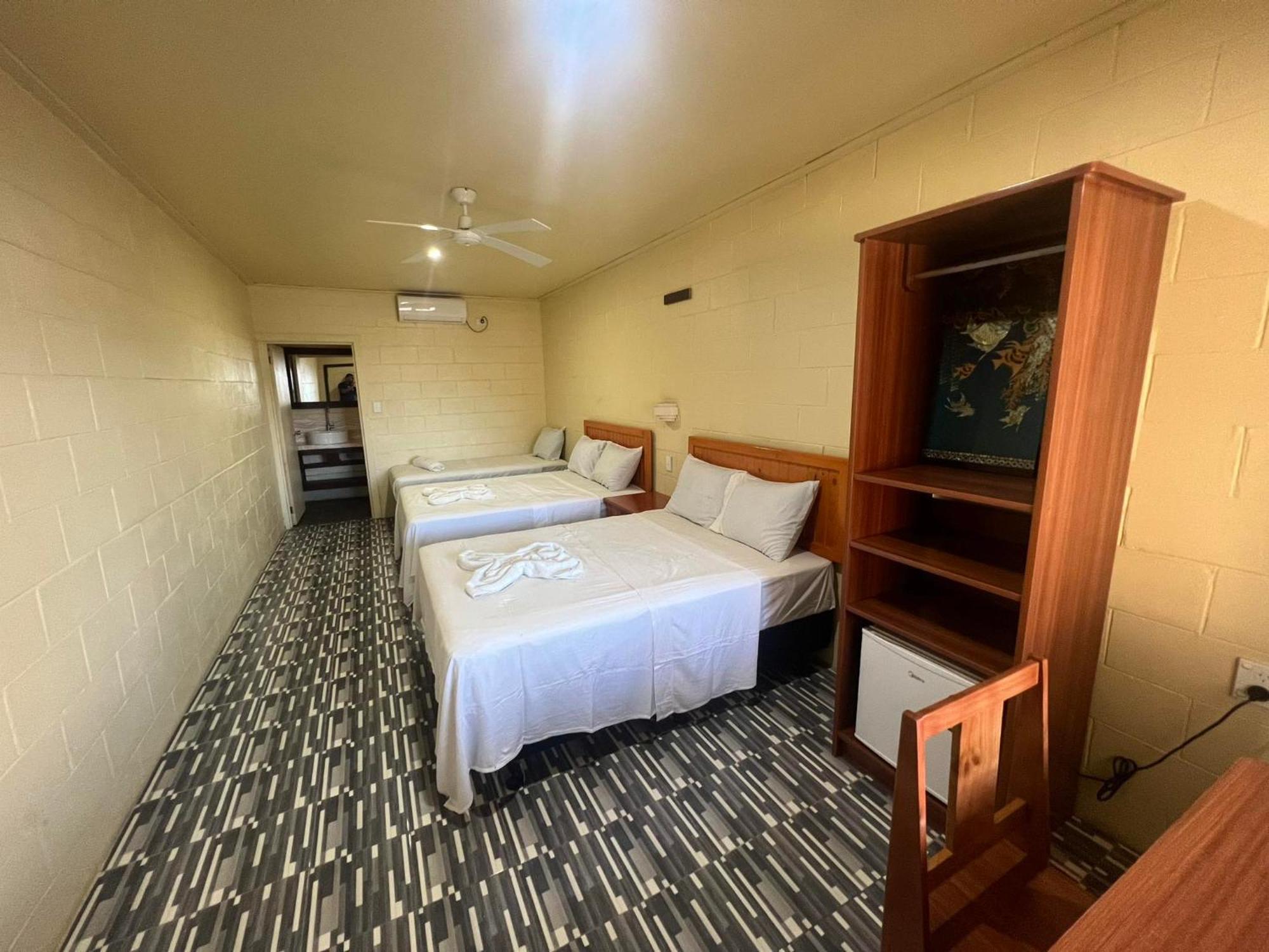 Transit Motel Mulifanua Extérieur photo