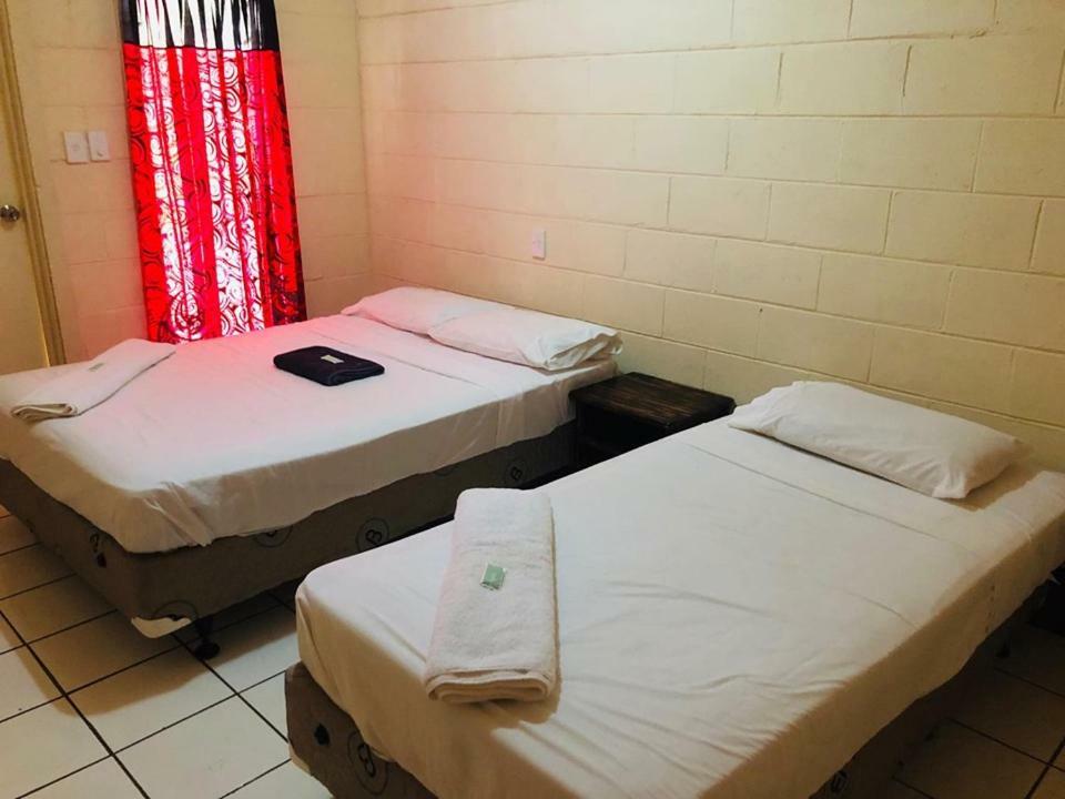Transit Motel Mulifanua Extérieur photo