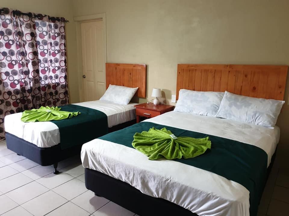 Transit Motel Mulifanua Extérieur photo