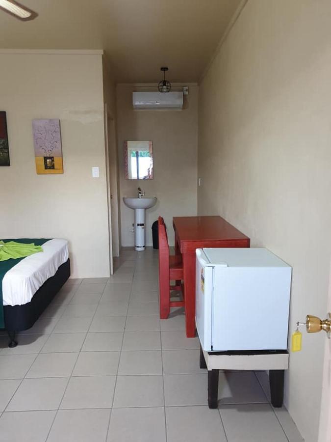 Transit Motel Mulifanua Extérieur photo